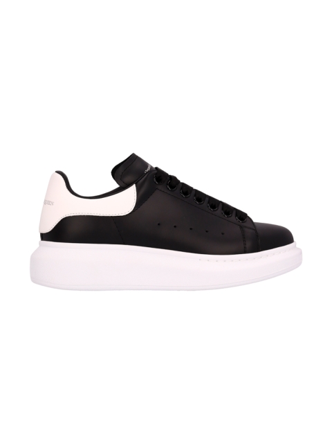 OVERSIZED SNEAKERS