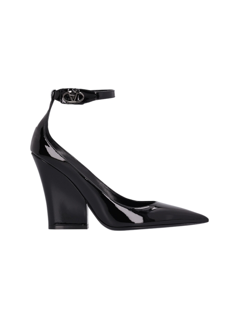 VLOGO PATENT LEATHER PUMPS