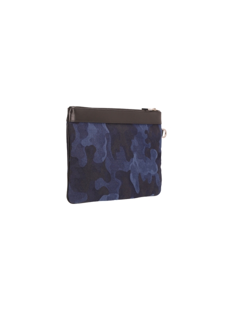 DEREK POUCH